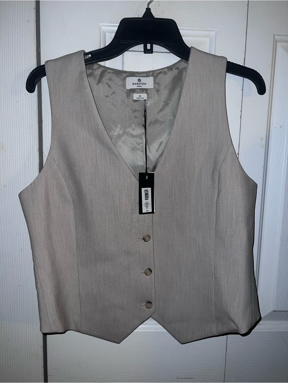 NWT. Aritzia Deniro Vest. Size 10